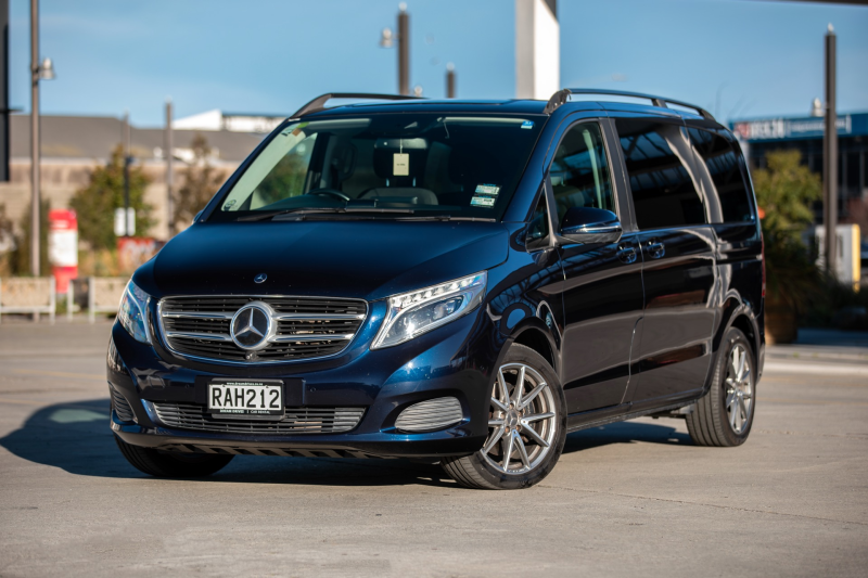 Luxury people mover for premium family and group travel.