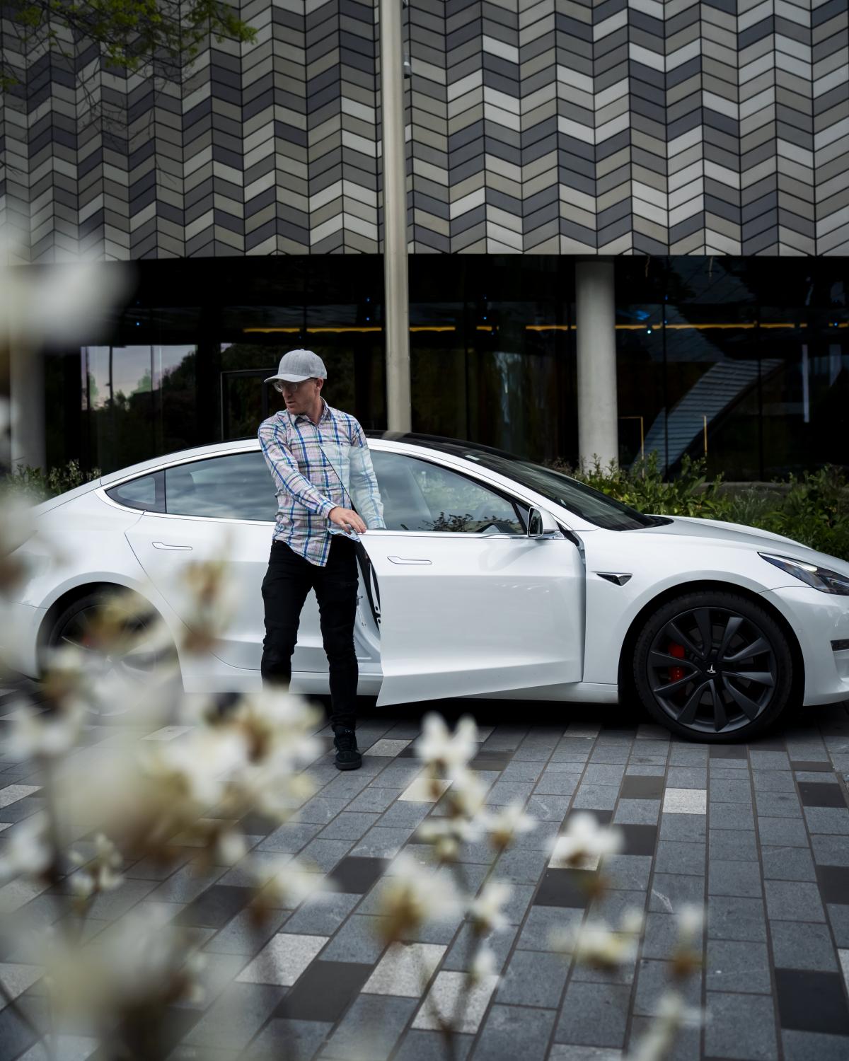 Tesla Model 3 Performance photo 1